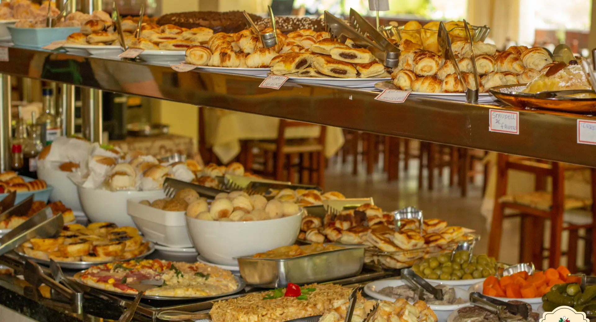 Buffet do café colonial da Famiglia Pezzi em Caxias do Sul